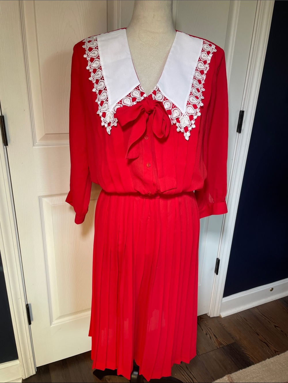 VTG 80s Hana Sung Red Pleated Midi Dress White Lace Statement Collar Bow Size 10